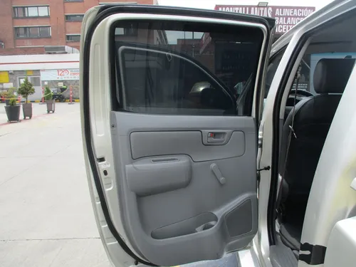 Toyota Hilux Doblecabina 4x2 2700cc Mt