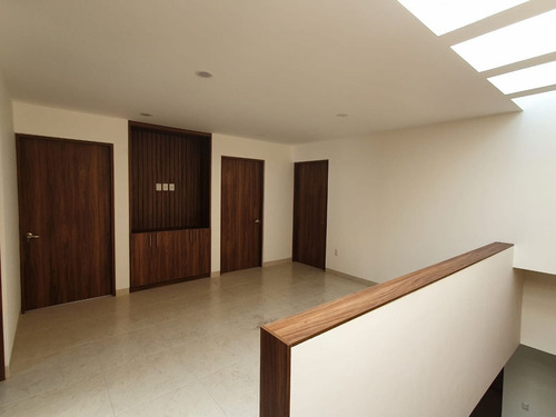 Residencia En Portanova, Diseño De Autor, Jardín, Sala Tv, 4 Recamaras, De Lujo