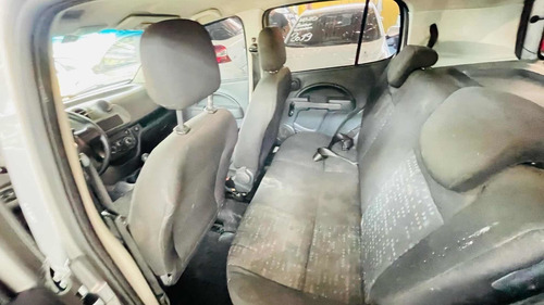 Imagem 11 de 15 de Fiat Uno 2015 1.0 Vivace Completo