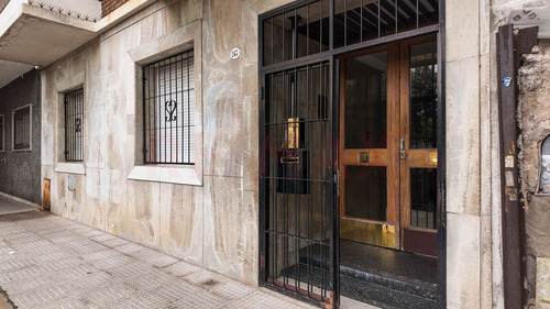Venta 2 Ambientes Con Balcón - Flores