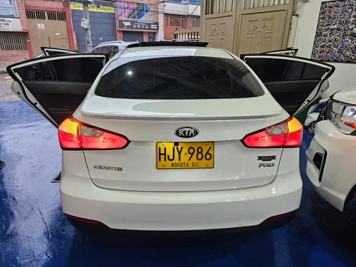 Kia Cerato Pro 1.6 Summa Triptonico Soonruf