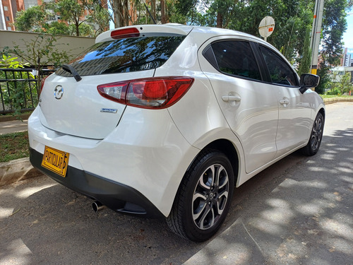 Mazda 2 1.5 gran turing mecanico
