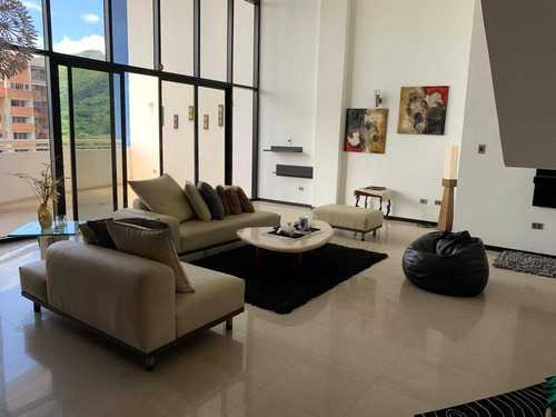 En Venta Moderno Pent House En Resd. Jacaranda En La Trigaleña Alta