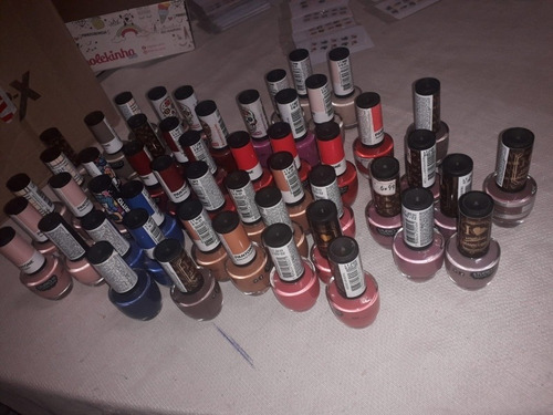 Imagem 1 de 5 de Esmalte E Adesivos De Uinha