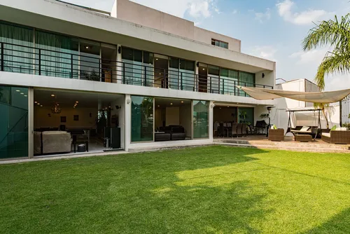 Residencia En Venta En Calle Cerrada En Tecamachalco