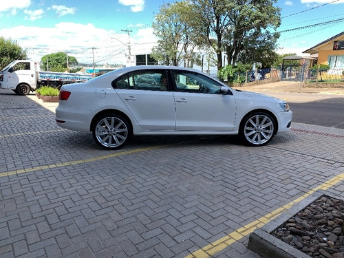 Jetta 2.0 Comfortline Automatico Rodas 20 Interno Bege