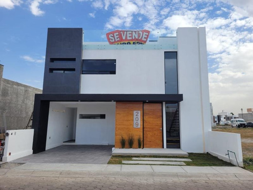 Imagen 1 de 12 de Casa Sola En Venta Privadas De La Herradura