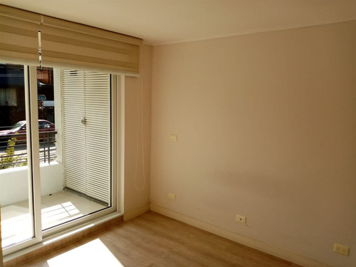 Depto. En Arriendo De 1 Dorm. En Calle Llanquihue P Varas