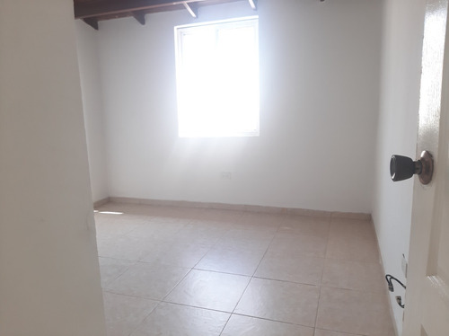 Imagen 19 de 25 de Residencias Doña Lamia I, Urbanización Los Mangos