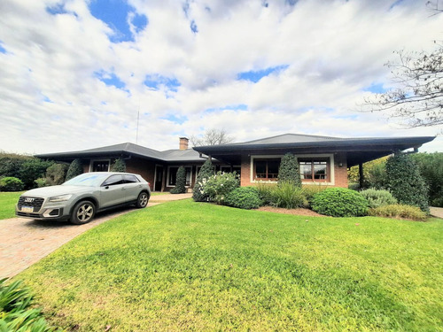 Venta Casa 4 Ambientes La Concepción Con Pileta