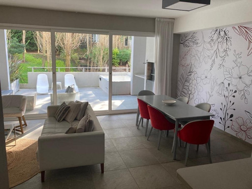 Imagen 9 de 18 de Alquiler Departamento Duplex En Cariló A Pasos Del Mar