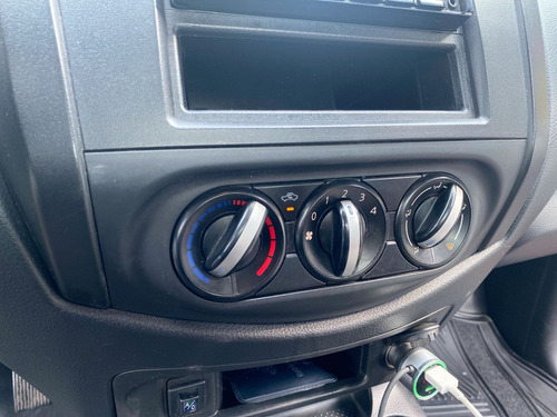 Nissan Frontier 2.5 L