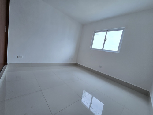 Se Alquila/ Renta Apartamento Moderno Piso Alto Con Vista