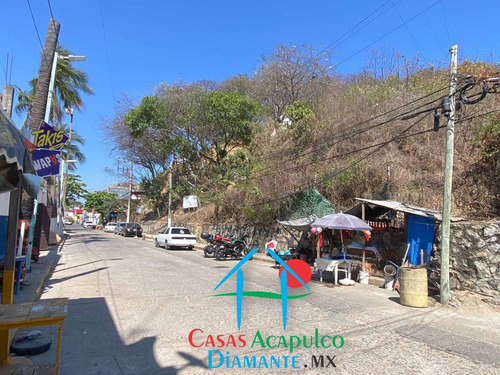 Cad Puerto Marqués. Terreno Majahua 10. Lote De Terreno Con Uso De Suelo Comercial Y De Servicios