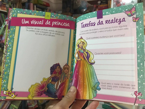 Imagem 3 de 4 de Meu Diário De Segredos Da Barbie C/ Caneta Mágica E Cadeado
