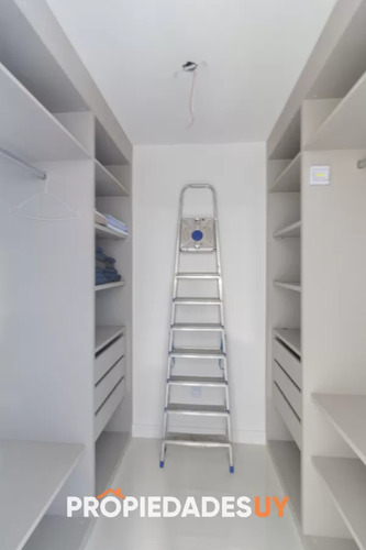 Apartamento En Venta Y Alquiler En Mansa Punta Del Este, 3 Dormitorios, 4 Baños