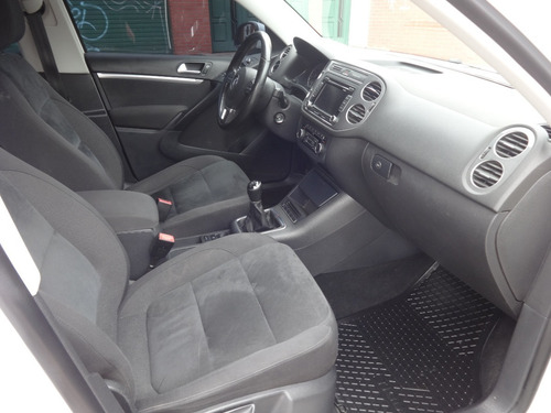 Imagen 15 de 20 de Volkswagen Tigual Sport & Style 200tsi 4motion { Excelente }