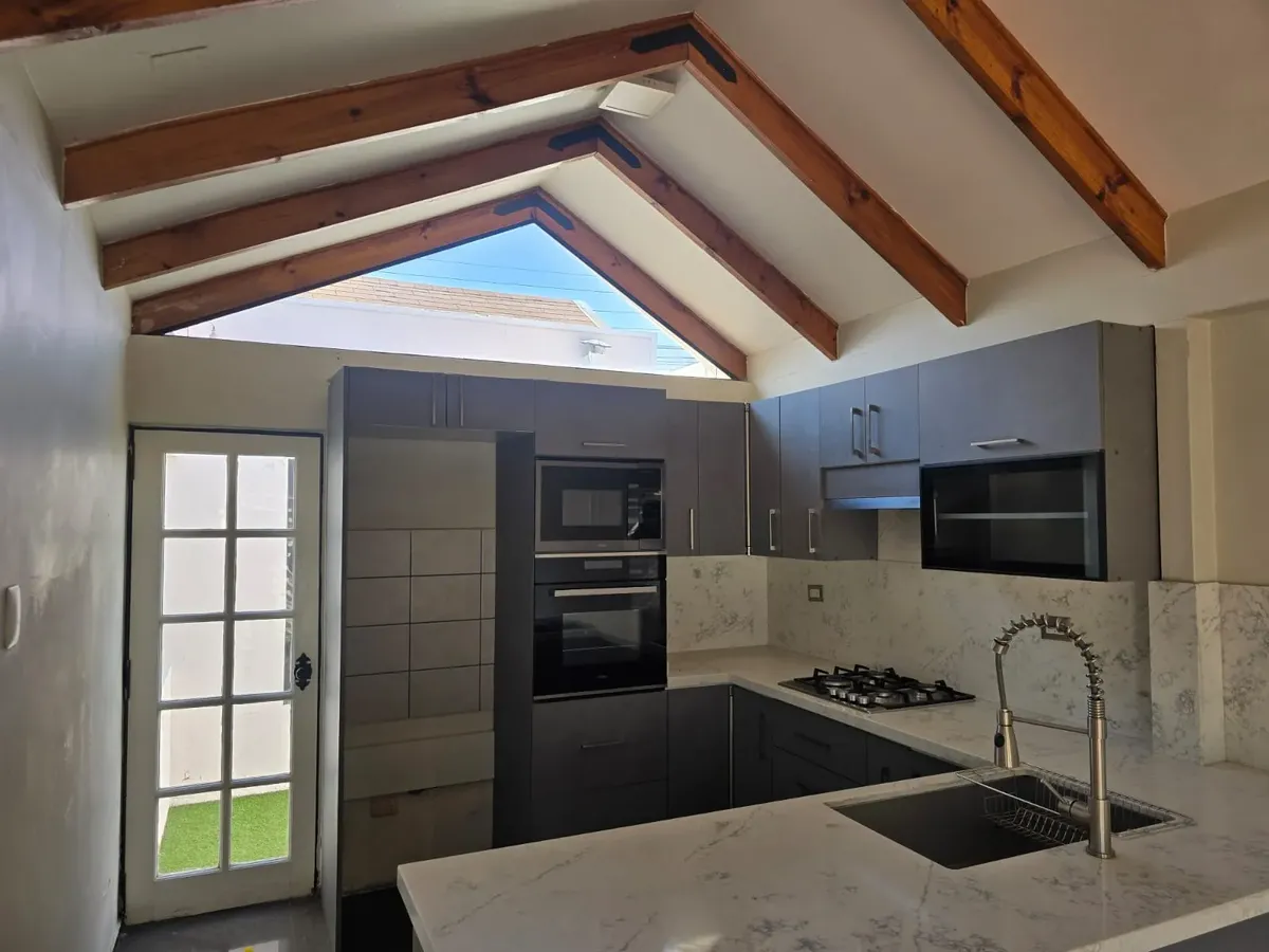 Imagen 3 de 21 de Atractiva Casa En Venta, Lugar Residencial, Talca.