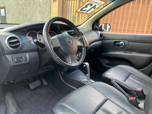 Imagem 8 de 12 de Nissan Livina 1.8 Sl X-gear 16v Flex 4p Automático
