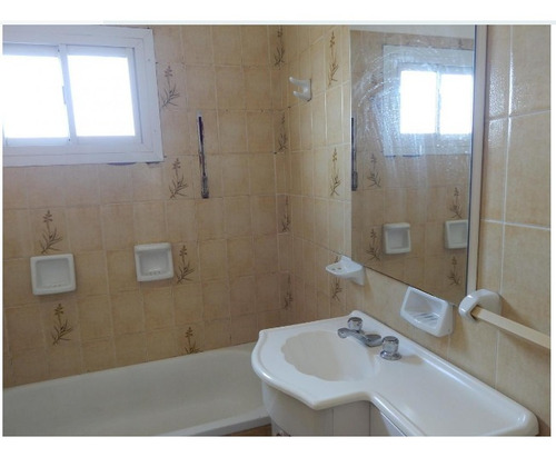 Imagen 10 de 11 de En Venta Dpto Angel Brunel 865 Bahia Blanca 2 Dormit, Cochera