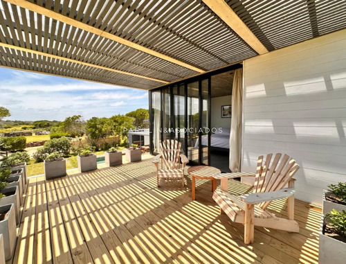 Casa En Venta De 4 Dormitorios En Club Del Mar, José Ignacio