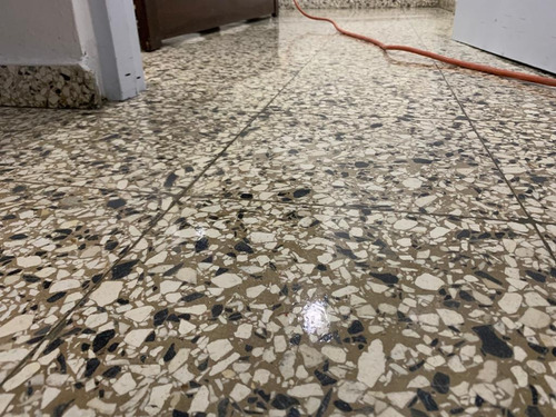 Imagen 3 de 5 de Pisos Pulido Lavado Y Brillado