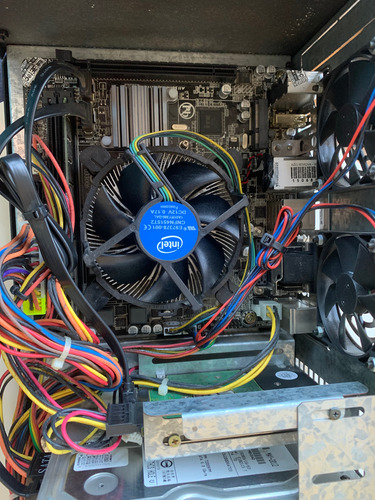 Gabinete Rack 3etec Com Placa Mini Itx Gigabyte H81n Preto (Usado)