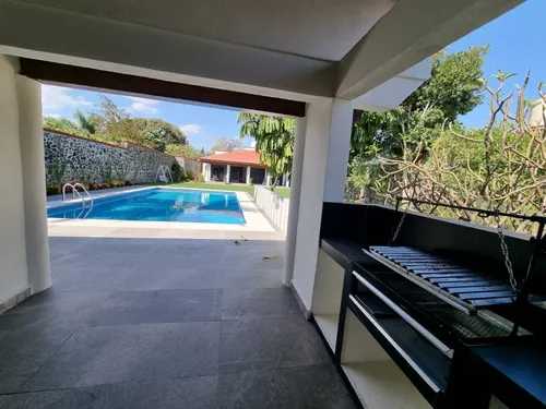 Casa En Venta, Lomas De Cuernavaca, 6 Recámaras