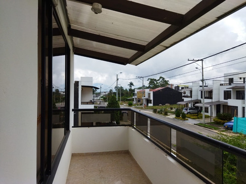 Imagen 25 de 29 de Hermosa Y Moderna Casa, Excelente Ubicación. Sector Tierra Grata. Precio Negociable!!!