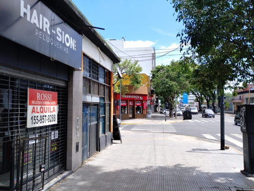 Imagen 2 de 11 de Excelente Local A La Calle En Importante Ubicación De Mataderos !!