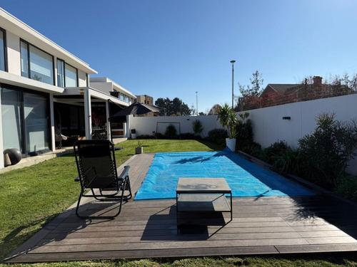Casa En Venta Pinares De Montemar, 4 Dormitorios 5 Baños