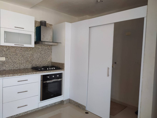 Imagen 3 de 12 de Gabriela Giron Vende Apartamento En Sabana Larga Valencia