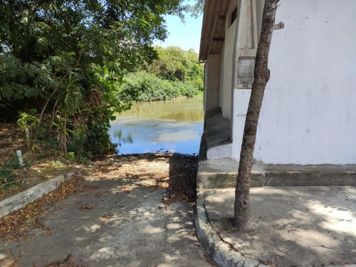 Imagem 17 de 20 de Casa À Venda Na Avenida Marginal Esquerda, Jardim Porto Novo, Caraguatatuba - Sp - Liv-9515