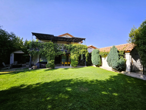 Arriendo Casa En Cond. Amoblada 5d6b Cam. Otoñal
