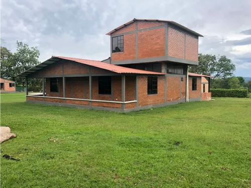 Venta Finca Pueblo Tapao - 8 Cuadras