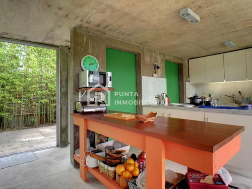 Imagen 10 de 30 de Venta Casa 4 Dormitorios Con Piscina En Parada 7, Playa Mansa +alquiler Temporal - Punta Del Este Mansa