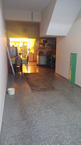 Importante Casa En Venta Con Local Comercial