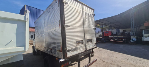 Imagem 8 de 10 de Mb 710 Bau
