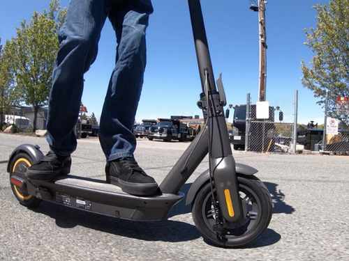 Imagen 2 de 8 de Scooter Eléctrico Segway Ninebot Max Pilar Zona Norte