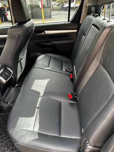 Toyota Hilux 2.7 Srv Cab. Dupla 4x4 Flex Aut. 4p Gasolina e álcool
