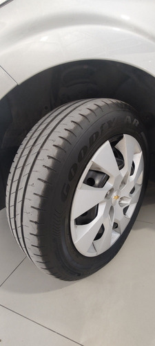 Imagen 12 de 18 de Chevrolet Onix 2016 1.4 Lt 98cv