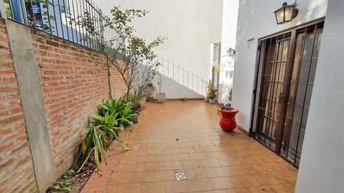 Casa 3 Ambientes En Zona Residencialexcelente Ubicación Y Comodidades- En Alquiler