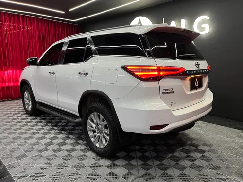 Toyota Fortuner 2.4 Srv