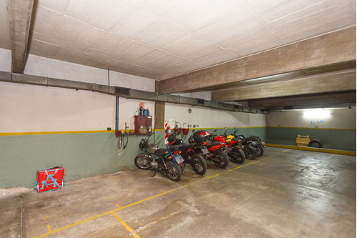 Venta Cochera Para Motos En Barrio Norte