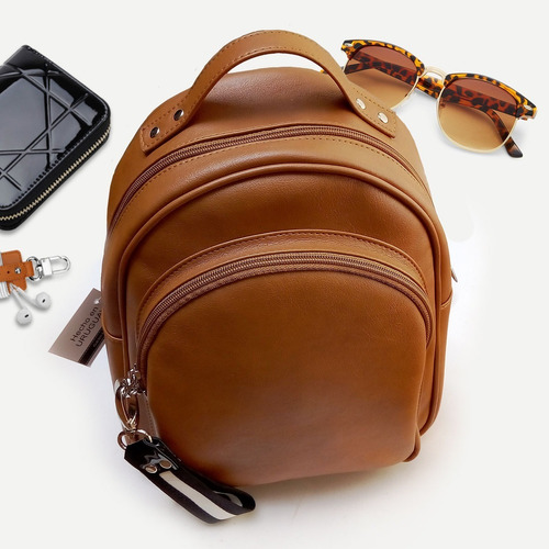 Imagen 2 de 4 de Mochila Cuerina Bolsillo Cierre Colgante Tirador Diseño Moda