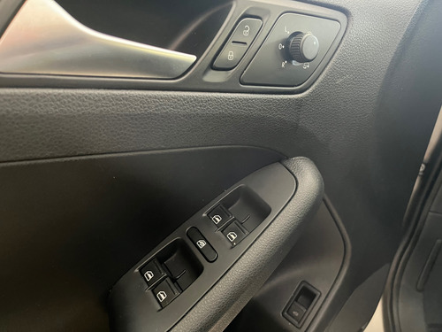 Volkswagen Jetta 2.0 Tsi Highline 4p 211 hp