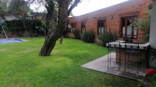 Casa En Venta 1300m2, Tequisquiapan Centro, Qro, Méx.