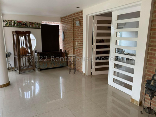 Imagen 13 de 24 de La Casa De Tus Deseos, Hermosa Casa, Llena De Espacios Amplios Y Agradables, Vista Al Ávila, Anexo Independiente.