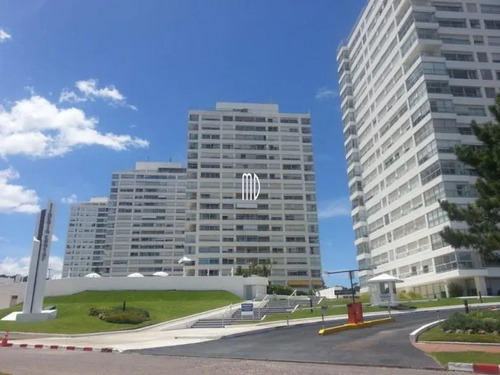 Hermoso Apartamento En Complejo De Categoría Primera Linea De La Mansa - Ref: 6358