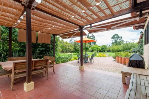 Casa En Venta En Llano Grande. Cod V2472